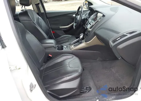 2012 Ford Focus Sel z USA, uszkodzony, nr VIN 1FAHP3M27CL255331